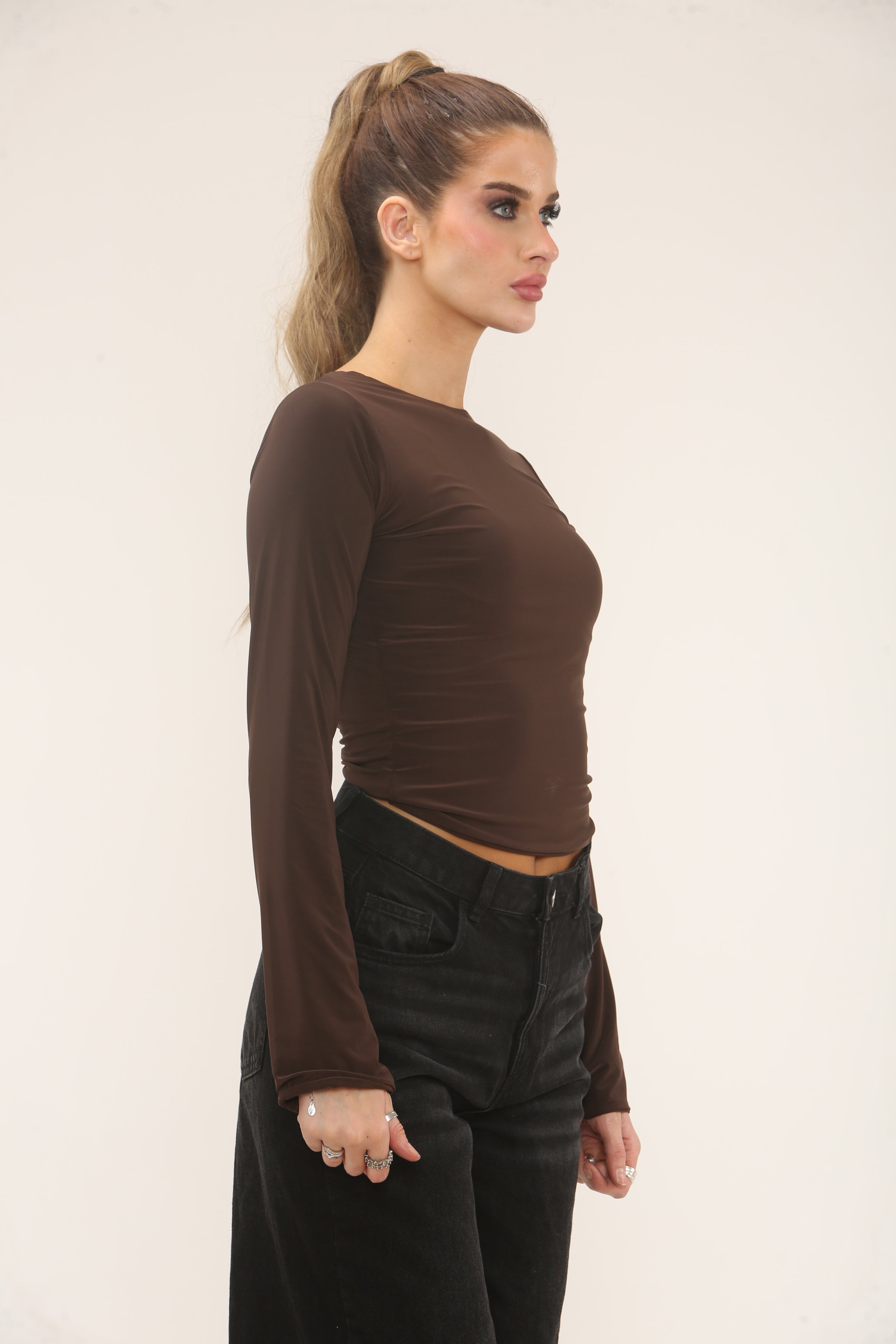 LONG SLEEVE FITTED CROP | CHOCOLATE